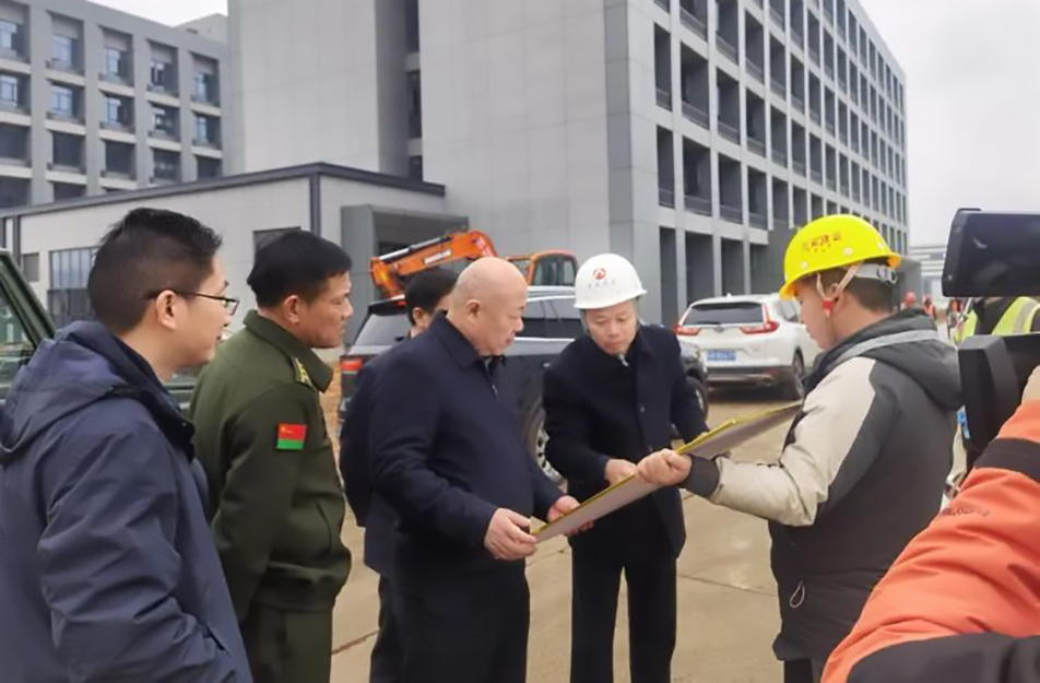 新建區(qū)人大常委會(huì)黨組書記、主任錢和平來到市政綠色建材科技產(chǎn)業(yè)園項(xiàng)目調(diào)研